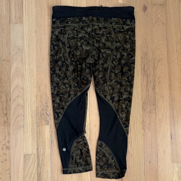 Lululemon Camo Print Cropped Leggings - Picture 2 of 4